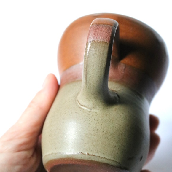 Set of 2 Handmade Pottery Earthenware Coffee Tea Mugs Signed by Artist Brown - Picture 9 of 10